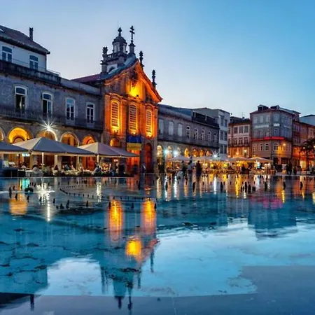 ホームステイ Familiar Com Cama De Casal Apenas Casais E Raparigas Nao Ha Homens Solteiro Family With Double Bed For Couples And Girls Only No Individual Men Allows With Private Washroom But In Hall Way