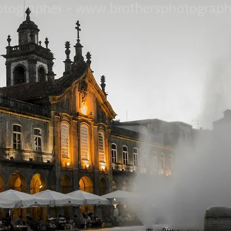 Quarto em Acomodações Particulares Familiar Com Cama De Casal Apenas Casais E Raparigas Não Há Homens Solteiro Family With Double Bed For Couples&girls Only No Individual Men Allows