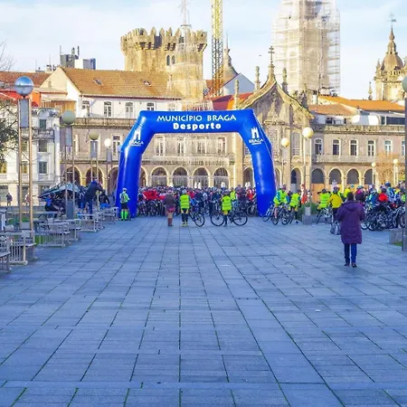 Familiar Com Cama De Casal Apenas Casais E Raparigas Nao Ha Homens Solteiro Family With Double Bed For Couples And Girls Only No Individual Men Allows With Private Washroom But In Hall Way Homestay szállás *