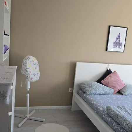 Familiar Com Cama De Casal Apenas Casais E Raparigas Nenhum Homem Individual Homestay *