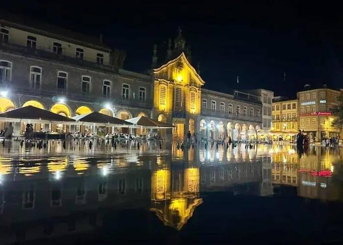 Kwatera prywatna Familiar Com Cama De Casal Apenas Casais E Raparigas Nao Ha Homens Solteiro Family With Double Bed For Couples And Girls Only No Individual Men Allows With Private Washroom But In Hall Way