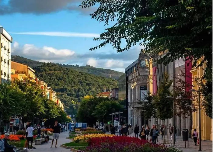 民宿 Familiar Com Cama De Casal Apenas Casais E Raparigas Nao Ha Homens Solteiro Family With Double Bed For Couples And Girls Only No Individual Men Allows With Private Washroom But In Hall Way