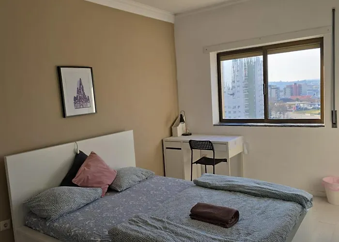 Familiar Com Cama De Casal Apenas Casais E Raparigas Nao Ha Homens Solteiro Family With Double Bed For Couples And Girls Only No Individual Men Allows With Private Washroom But In Hall Way Kwatera prywatna *
